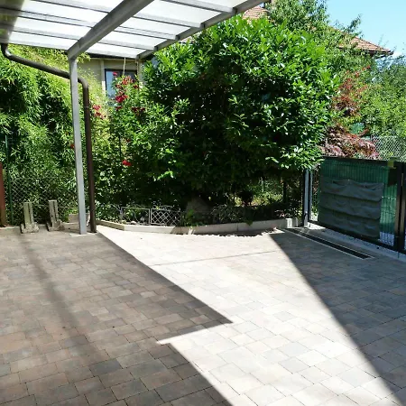 Vikendica The Place *